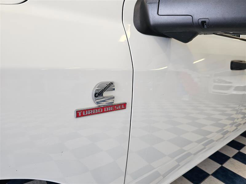 Vehicle image 21 of 25
