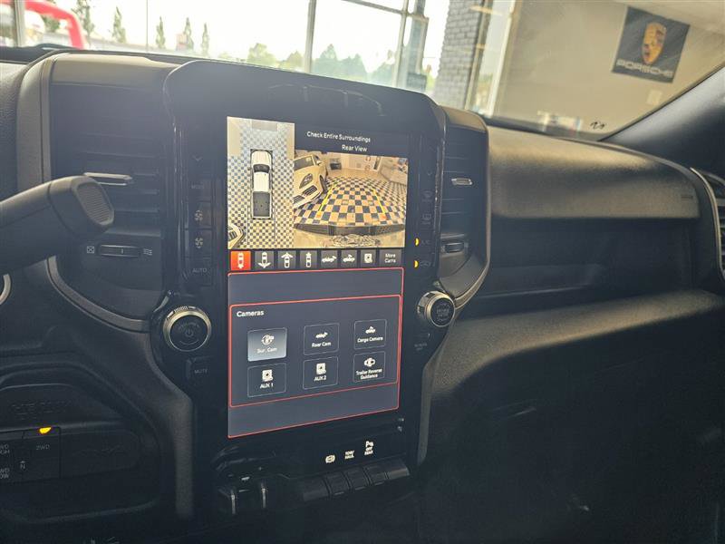 Vehicle image 18 of 25