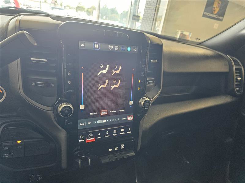 Vehicle image 17 of 25