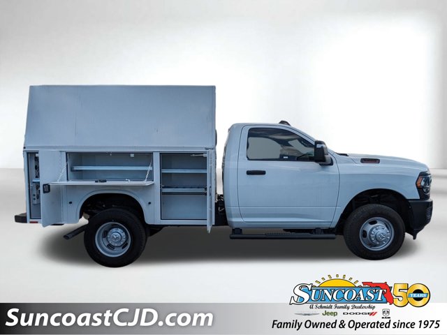 2024 Ram 3500 Tradesman Image 4 of 25