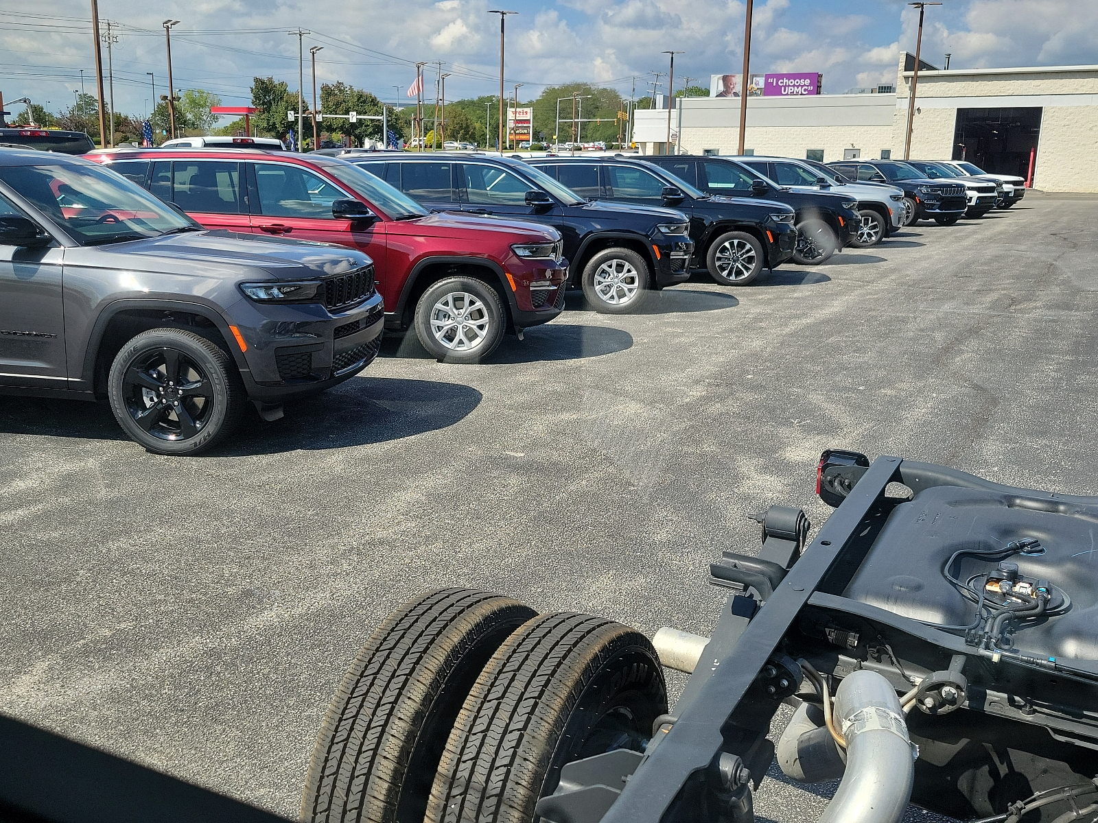 Vehicle image 12 of 19
