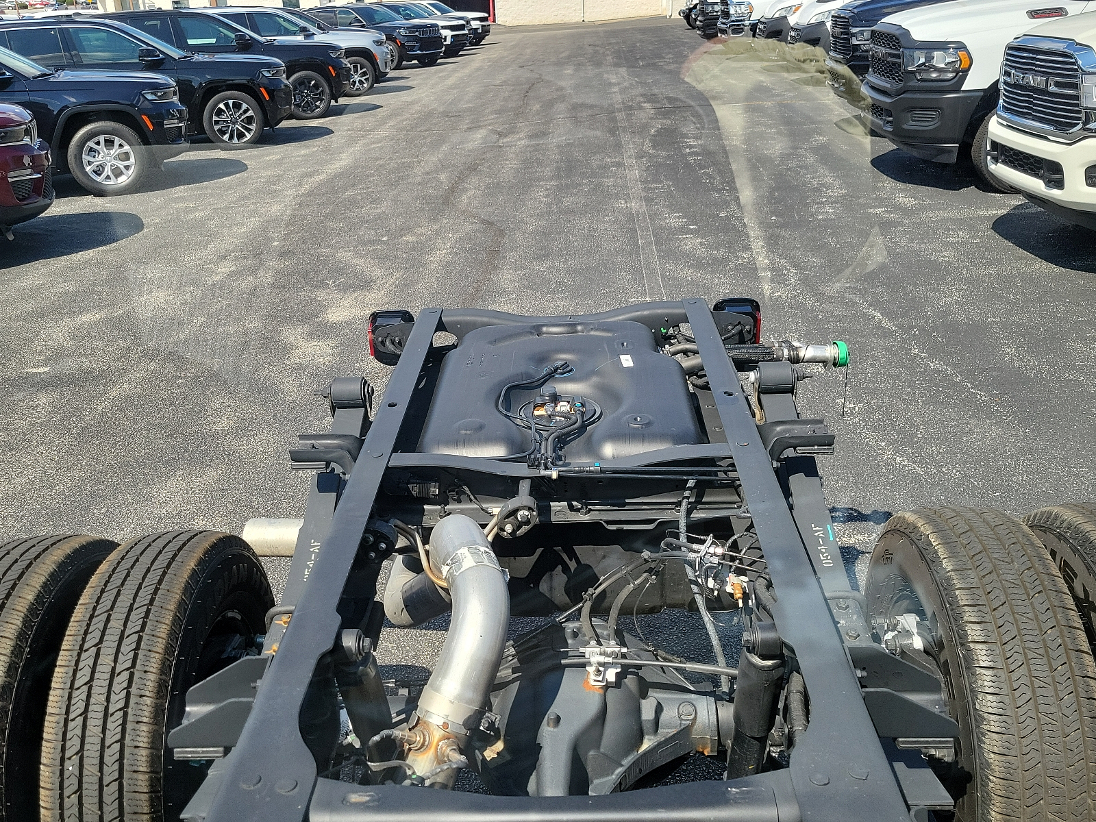 Vehicle image 13 of 19