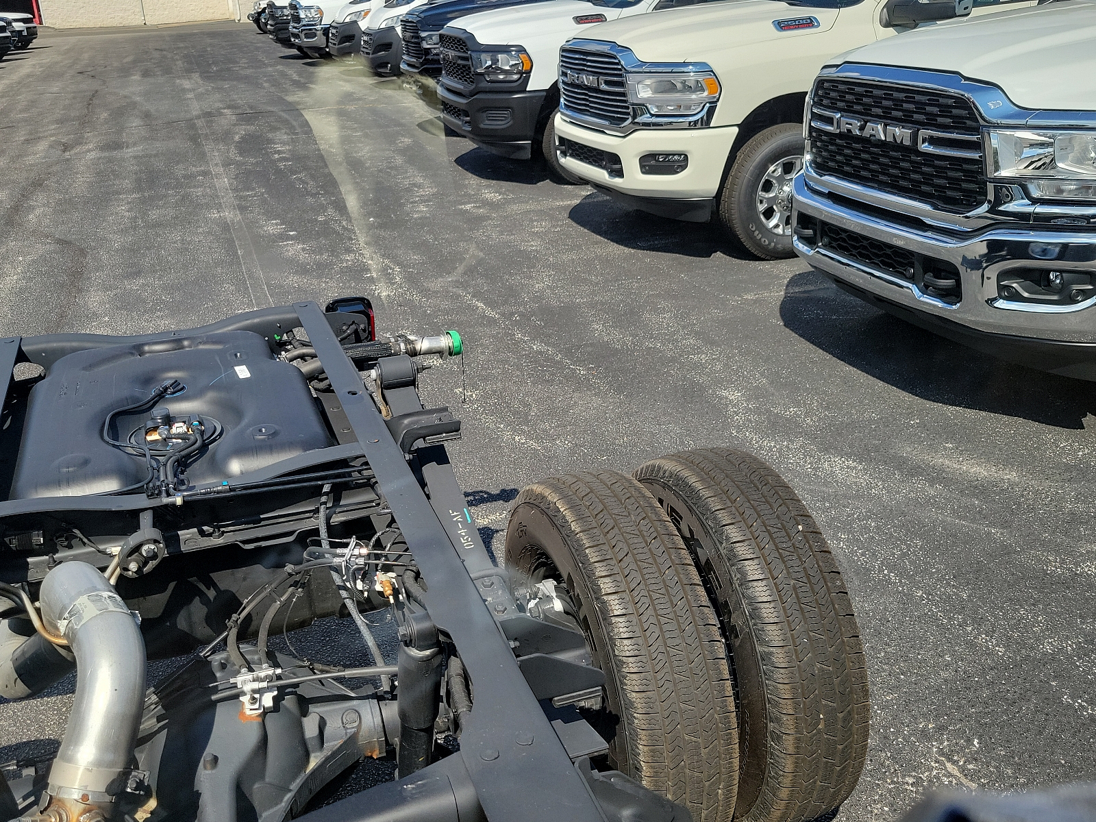 Vehicle image 14 of 19