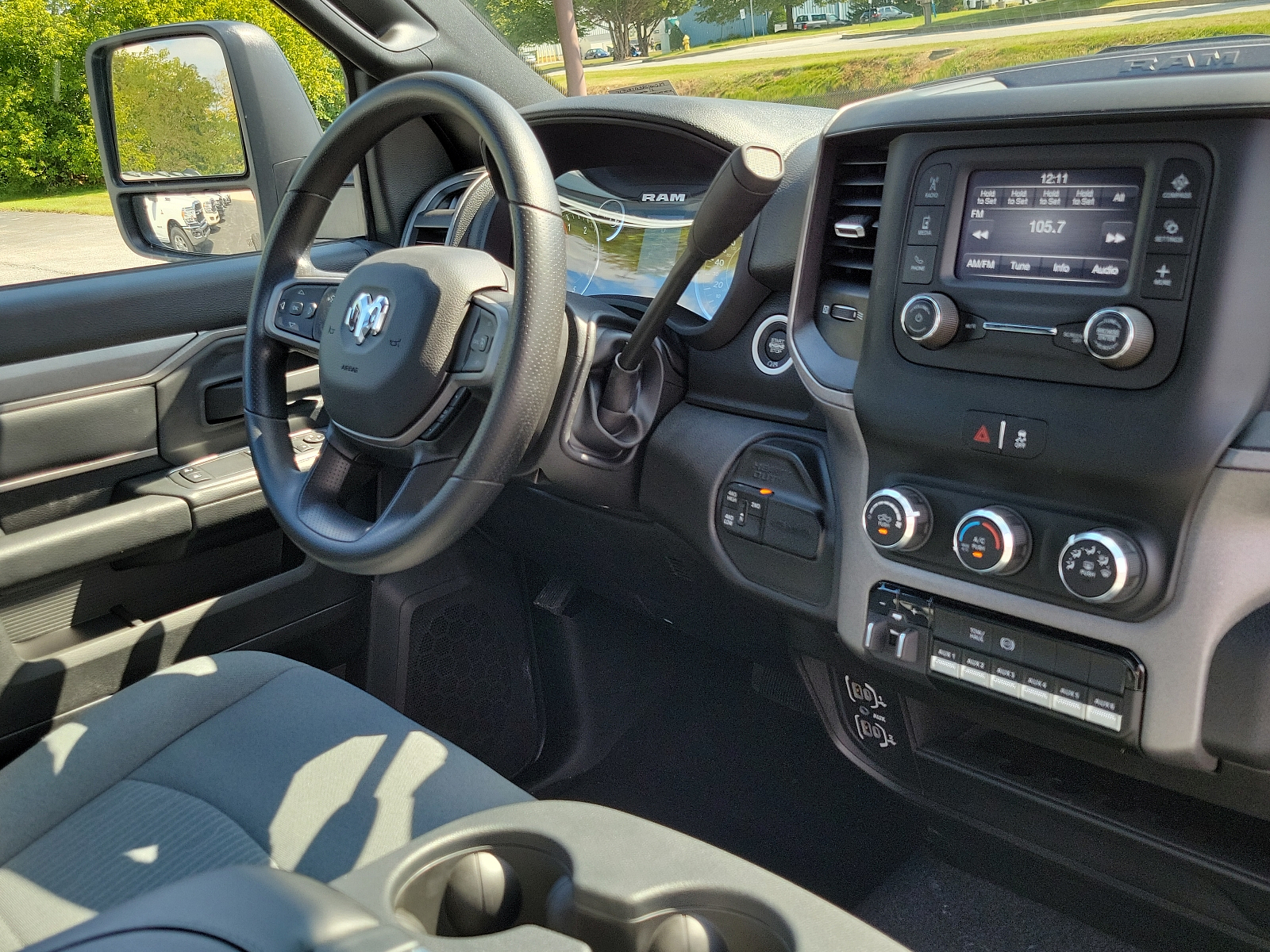 Vehicle image 9 of 19