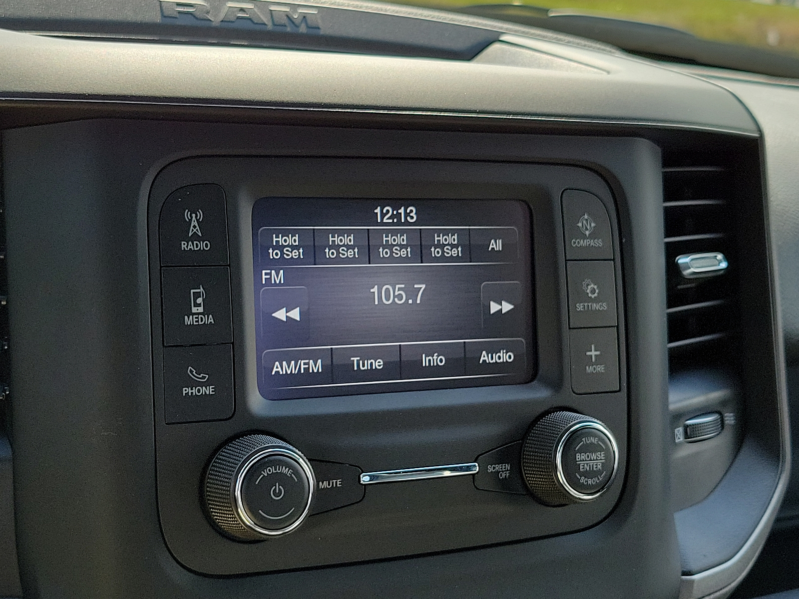 Vehicle image 16 of 19