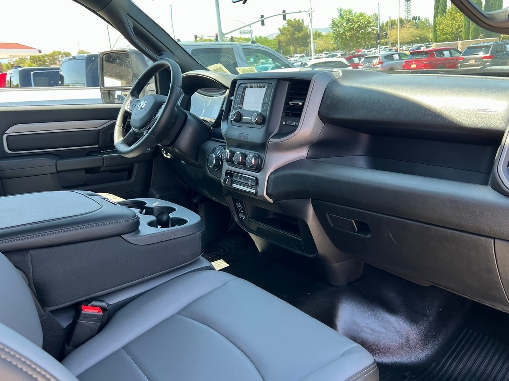 2024 Ram 3500 Tradesman Image 14 of 34