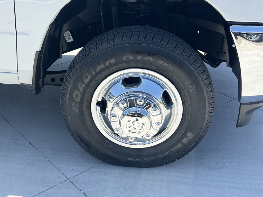 2024 Ram 3500 Tradesman Image 9 of 34