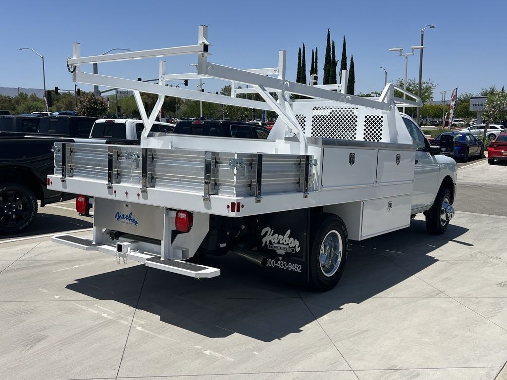 2024 Ram 3500 Tradesman Image 4 of 34