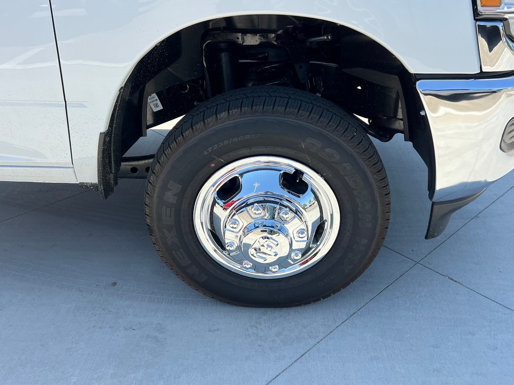 2024 Ram 3500 Tradesman Image 8 of 34