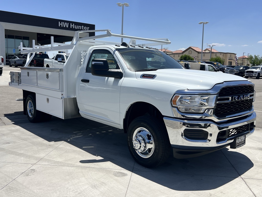 2024 Ram 3500 Tradesman Image 4 of 21