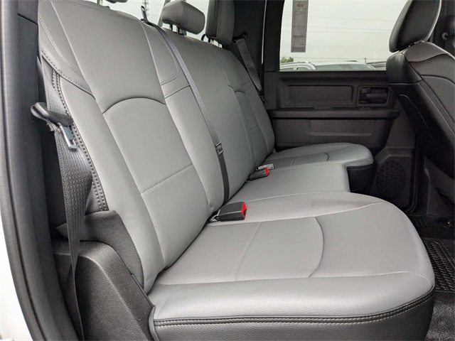 Vehicle image 10 of 39