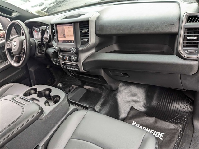 Vehicle image 14 of 39