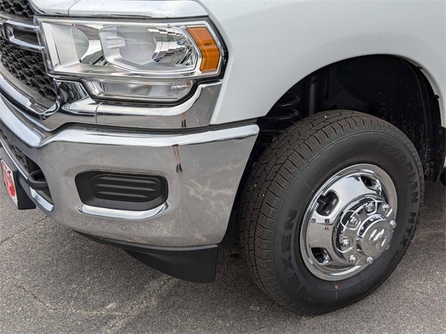 Vehicle image 9 of 39