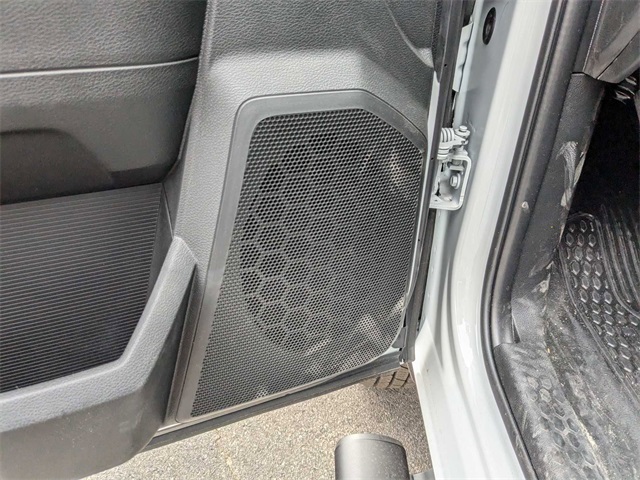 Vehicle image 24 of 39
