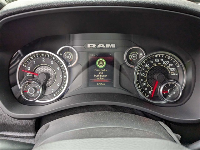 Vehicle image 17 of 39