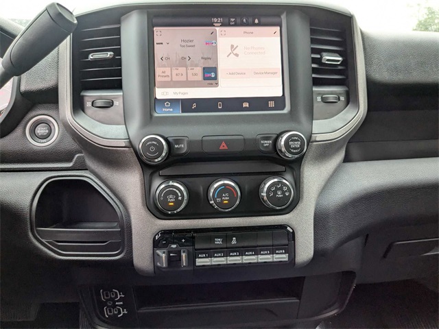 Vehicle image 18 of 39