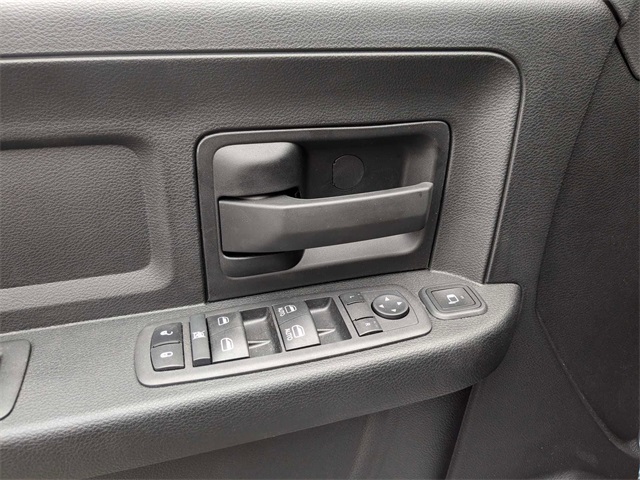 Vehicle image 27 of 39