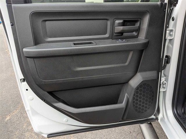 Vehicle image 21 of 39