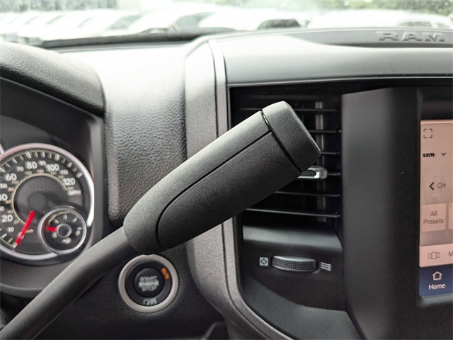 Vehicle image 38 of 39