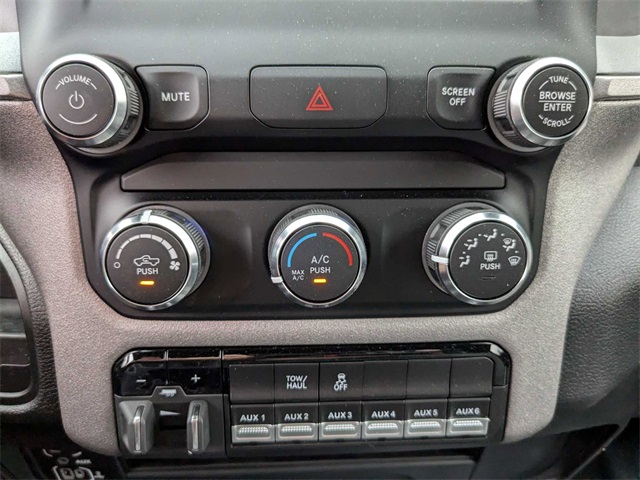 Vehicle image 20 of 39
