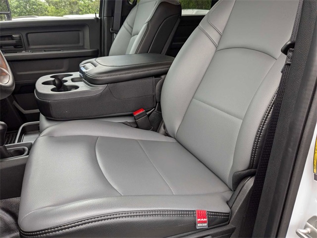 Vehicle image 13 of 39