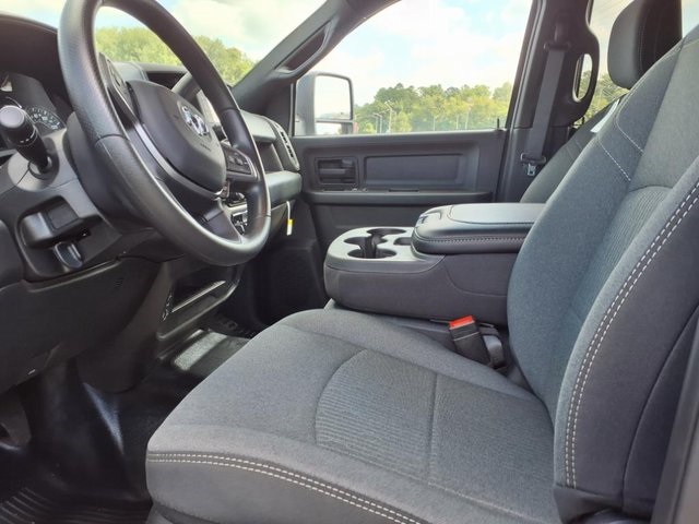 2024 Ram 3500 Tradesman Image 6 of 13