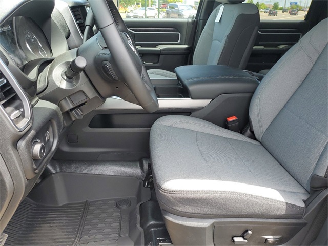 Vehicle image 15 of 23
