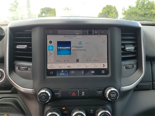 Vehicle image 21 of 23