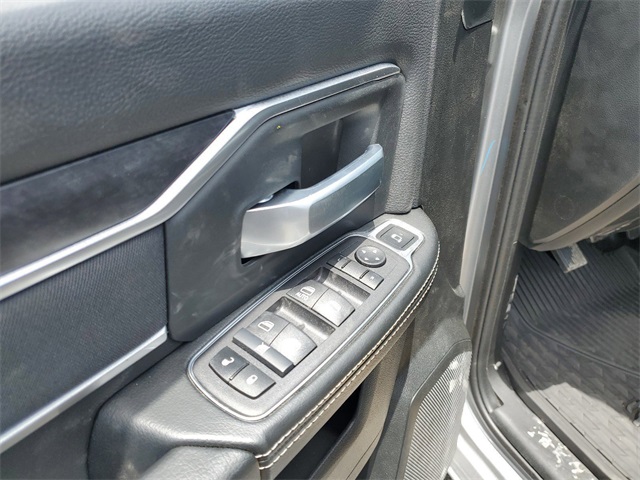 Vehicle image 14 of 23