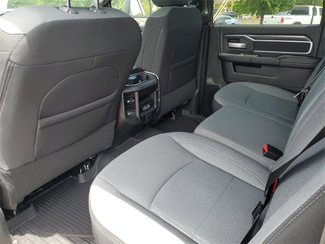 Vehicle image 11 of 23