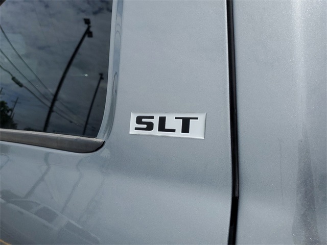 Vehicle image 7 of 23