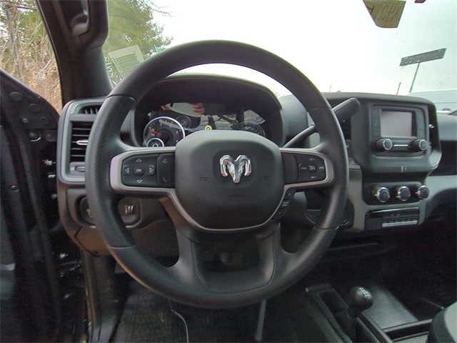 Vehicle image 7 of 9