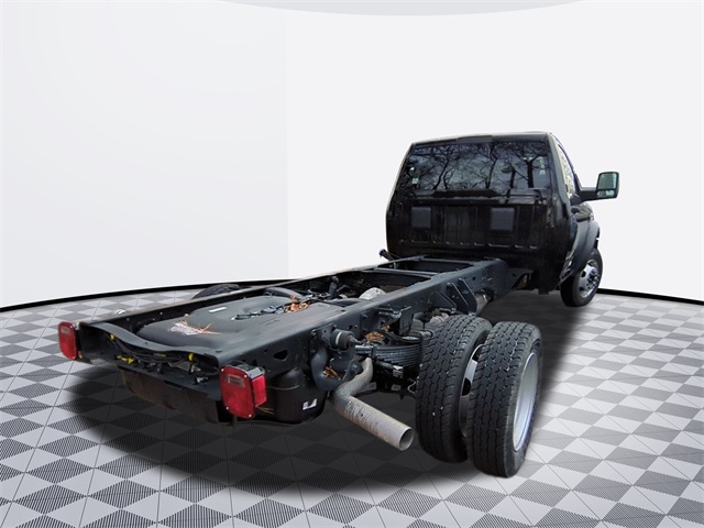 Vehicle image 4 of 9