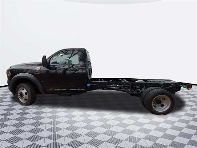 Vehicle image 2 of 9