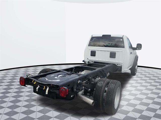 Vehicle image 4 of 10