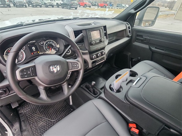 Vehicle image 9 of 10