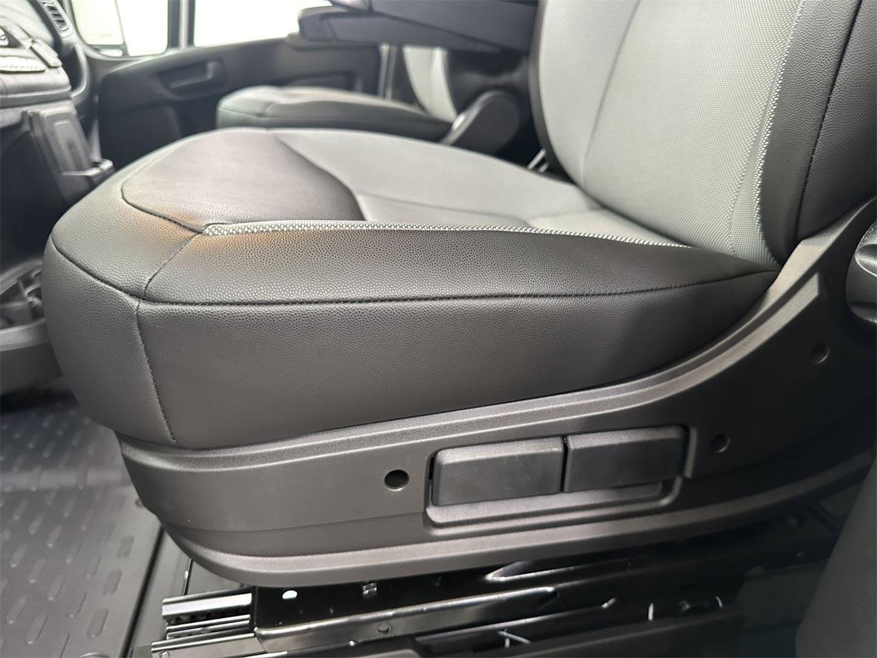 2024 Ram ProMaster Cargo Van SLT+ Image 28 of 34