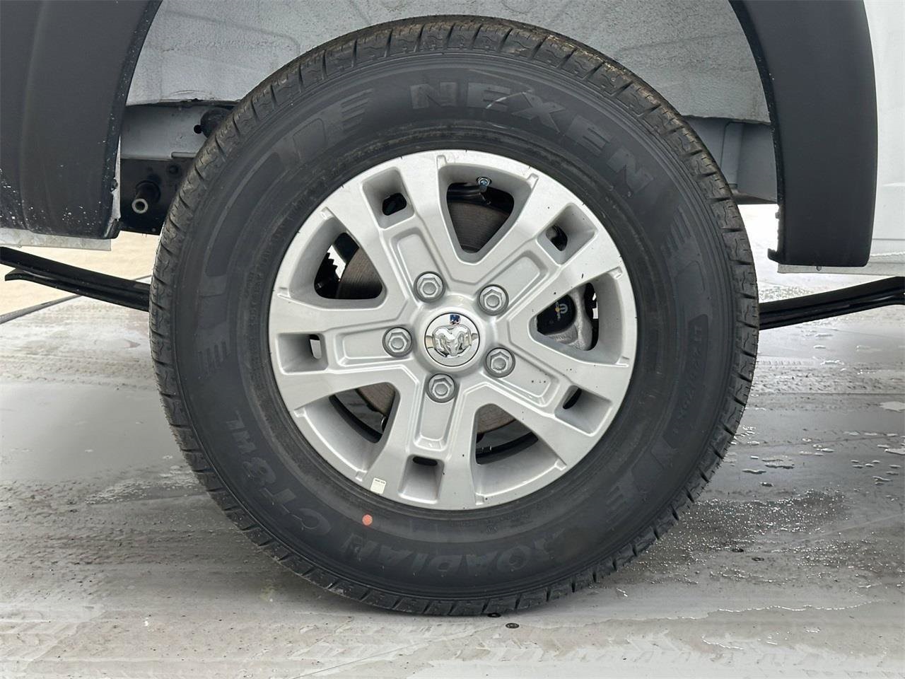 2024 Ram ProMaster Cargo Van SLT+ Image 9 of 34