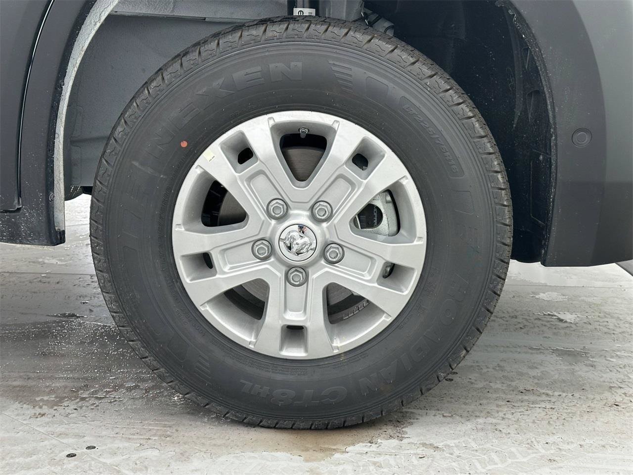 2024 Ram ProMaster Cargo Van SLT+ Image 12 of 34