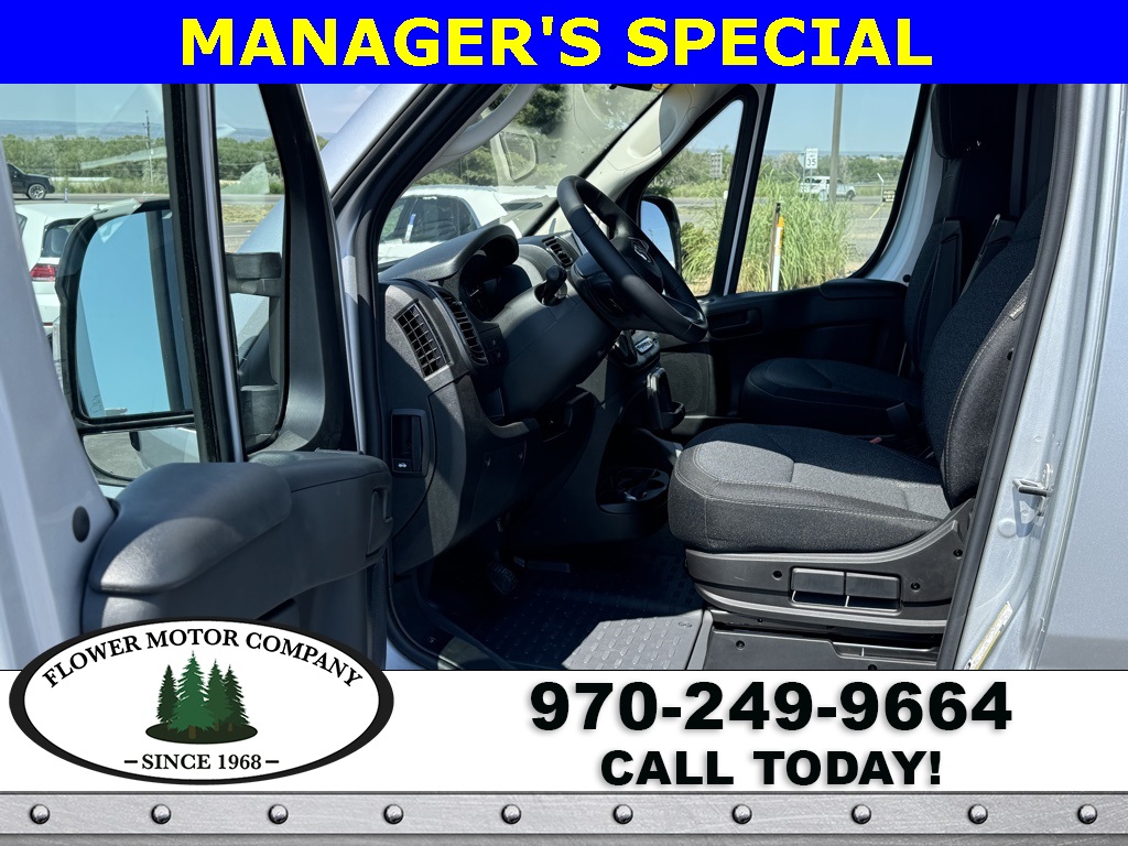 Vehicle image 13 of 15