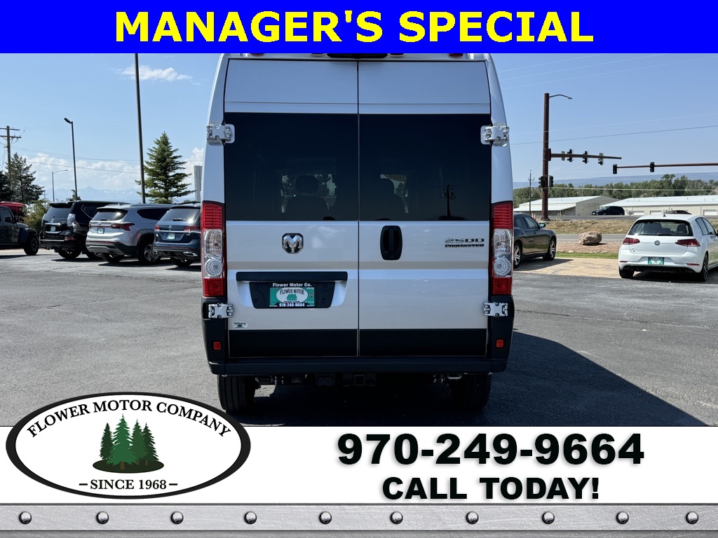 Vehicle image 7 of 15