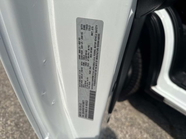 Vehicle image 27 of 36