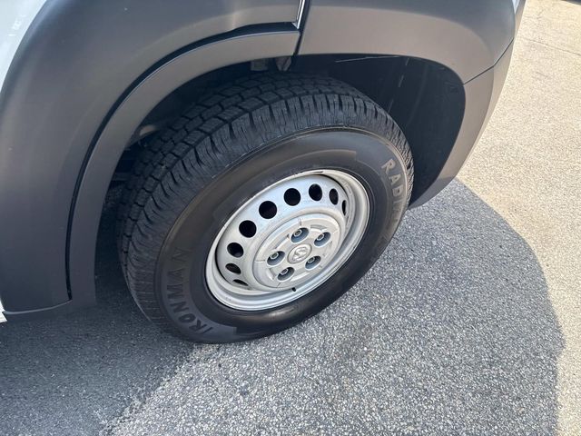 Vehicle image 12 of 36