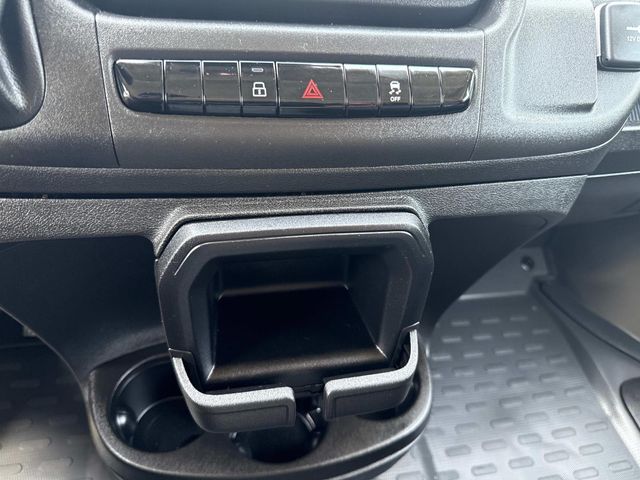 Vehicle image 32 of 36
