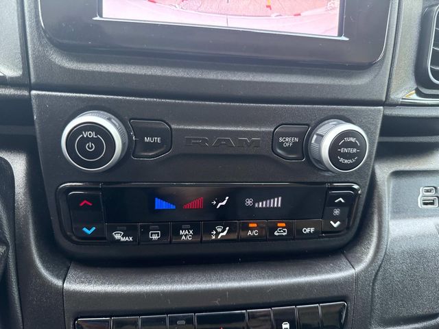 Vehicle image 22 of 36