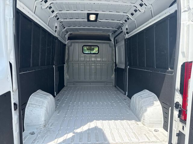 Vehicle image 13 of 36