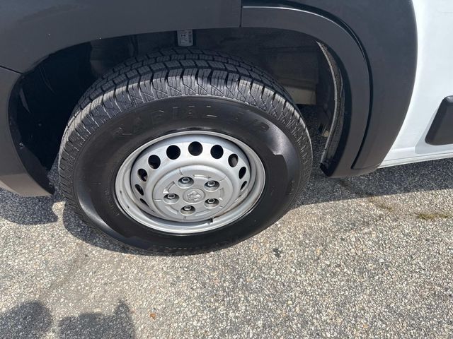 Vehicle image 10 of 36