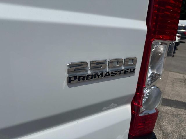 Vehicle image 28 of 36