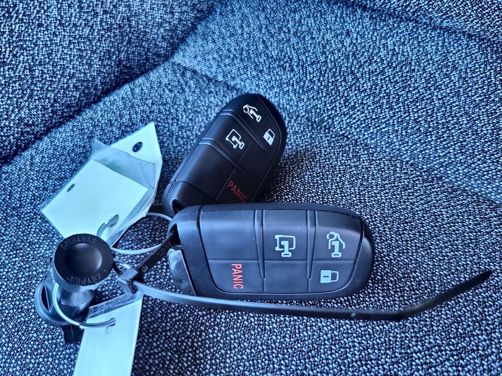 Vehicle image 36 of 53