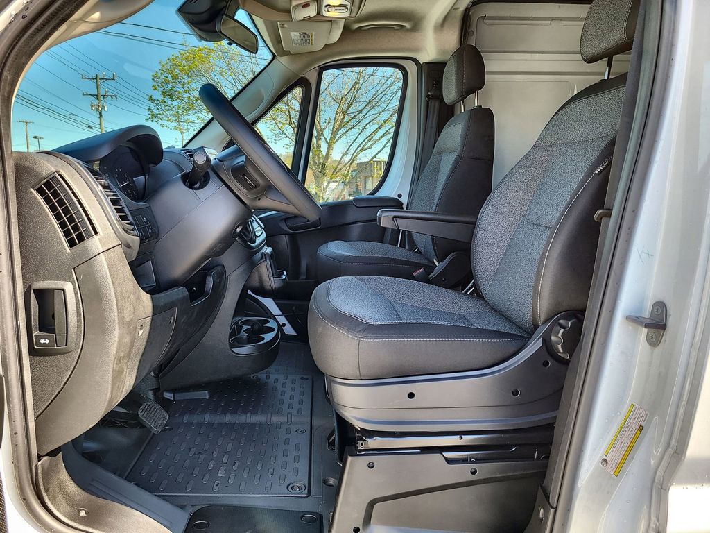 Vehicle image 20 of 53